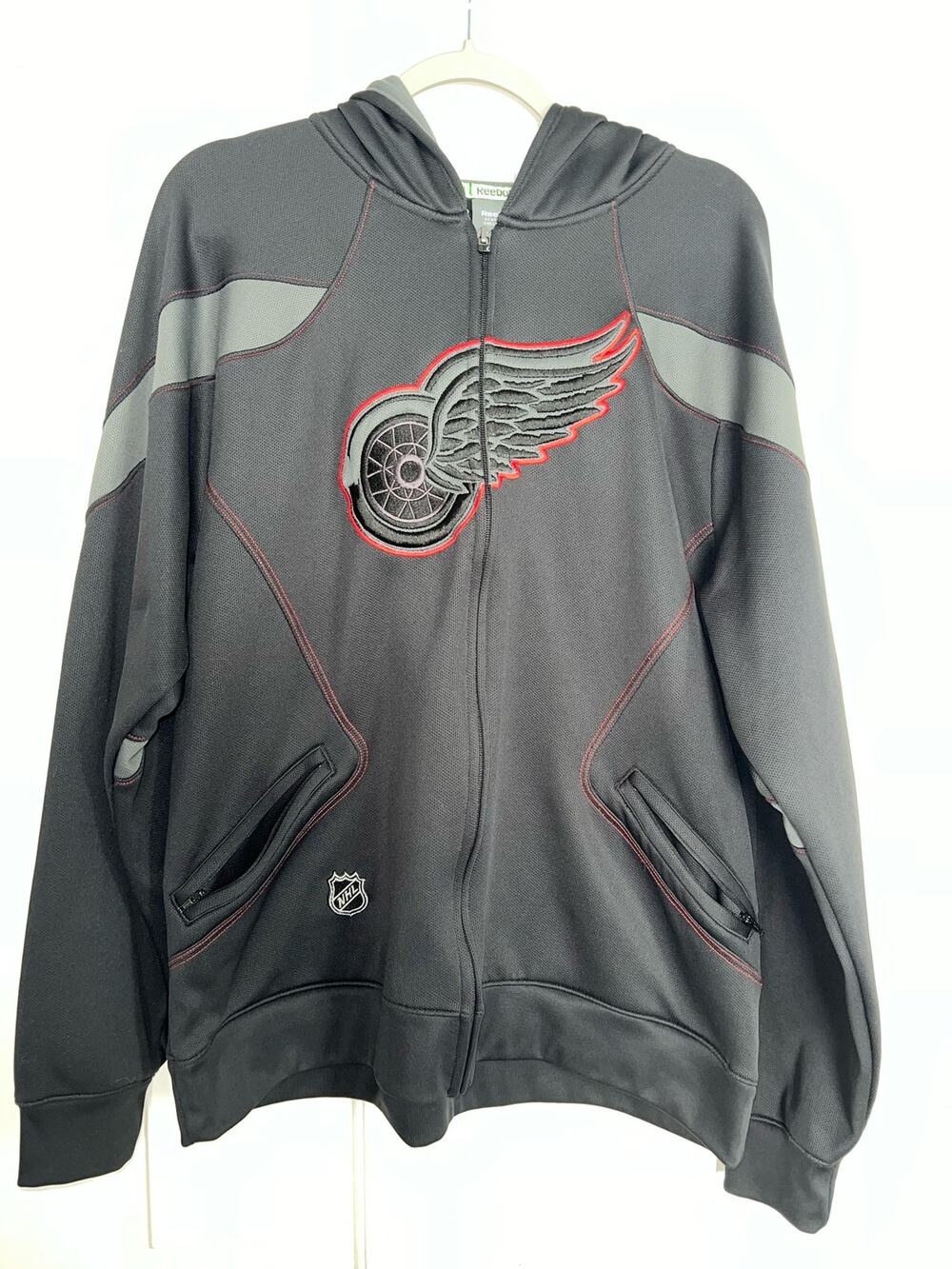 Reebok NHL Red Wings hoody - size Large